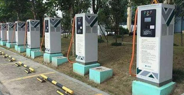 手動和全自動充電機正確的使用方法及注意(圖1) 手動和全自動充電機正確的使用方法及注意(圖1)